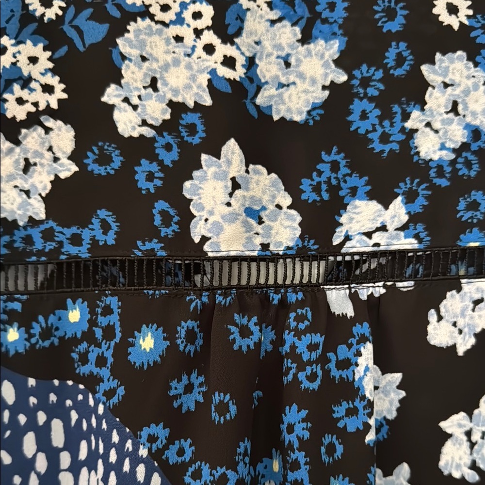 Women's Black and Blue Patterned Top - Picture 5 of 7